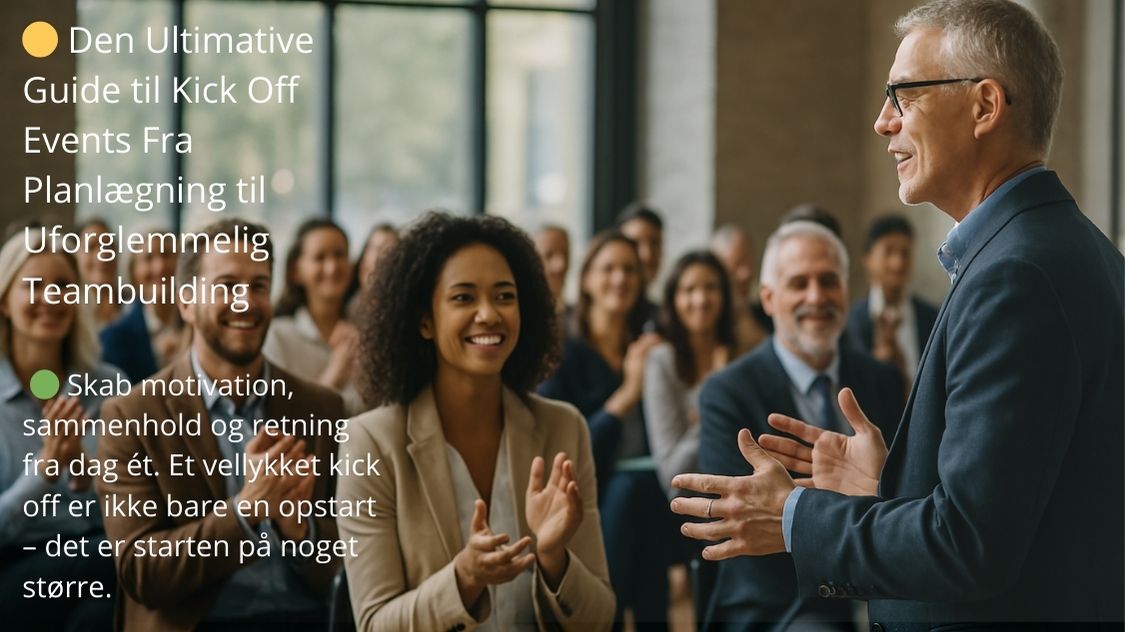 Billedet viser en engageret forsamling til et kick off-event, hvor en oplægsholder taler foran et smilende og lyttende publikum. I forgrunden ses en kvinde, der klapper og tydeligt er begejstret for præsentationen. Teksten på billedet understreger vigtigheden af planlægning, motivation og teambuilding som en integreret del af et vellykket kick off. Stemningen er opløftende og professionel – perfekt ramme for at styrke fællesskab og retning i en virksomhed.